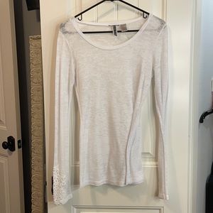 Long sleeve with details at end